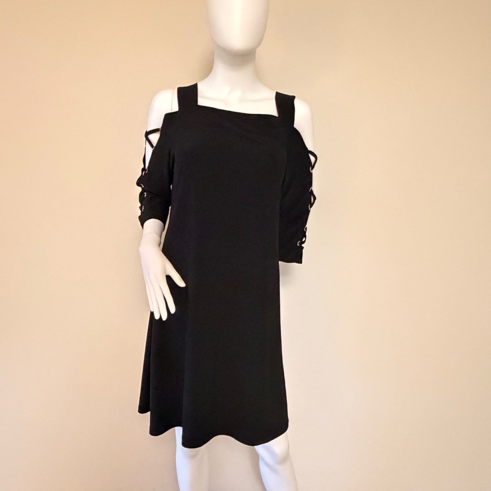NWT MSK Petite Women's  Black Cold Shoulder Lace Up Grommet Shift Dress Size PXL